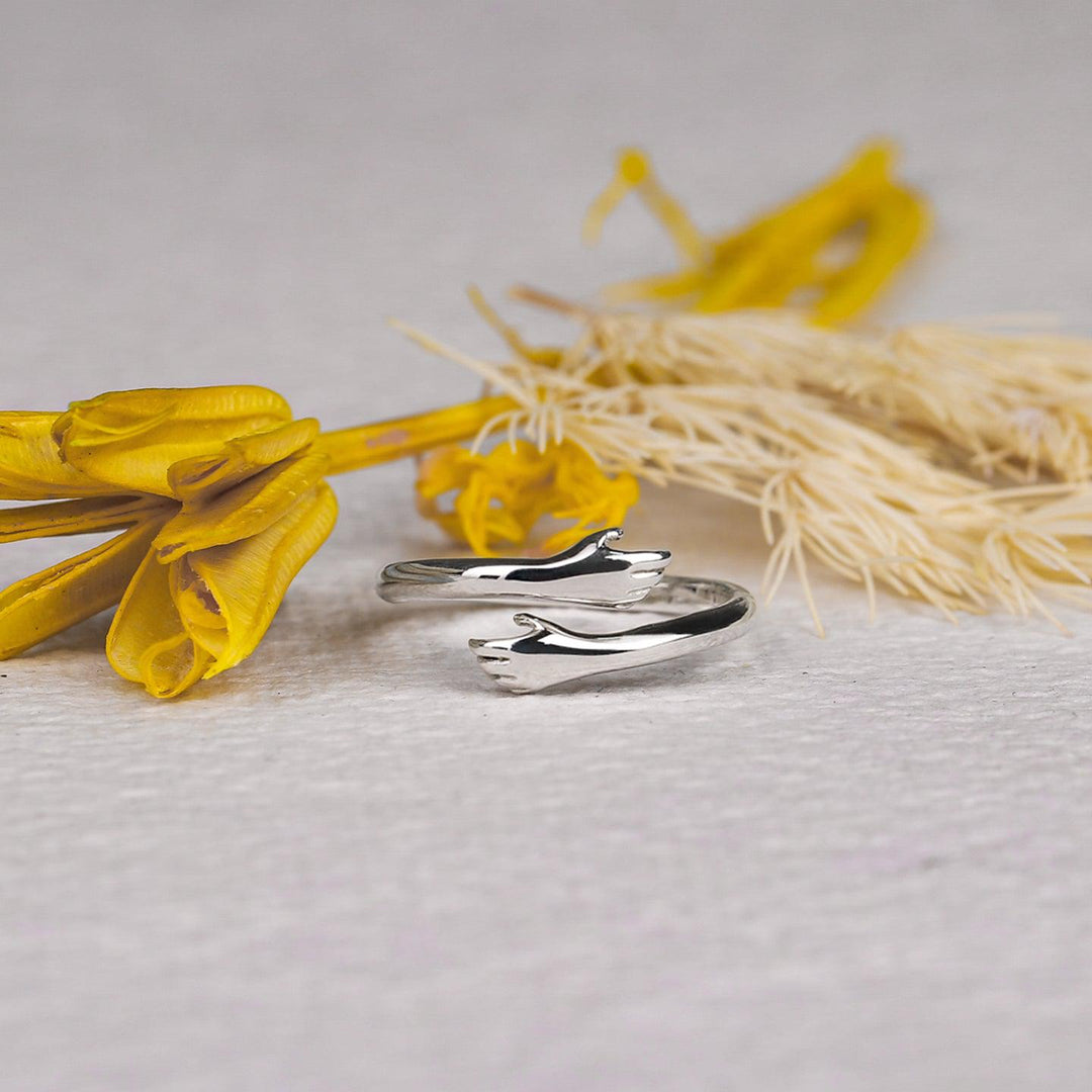 Pure silver hugging ring