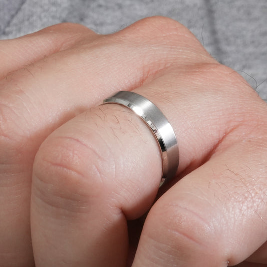 Pure silver band ring